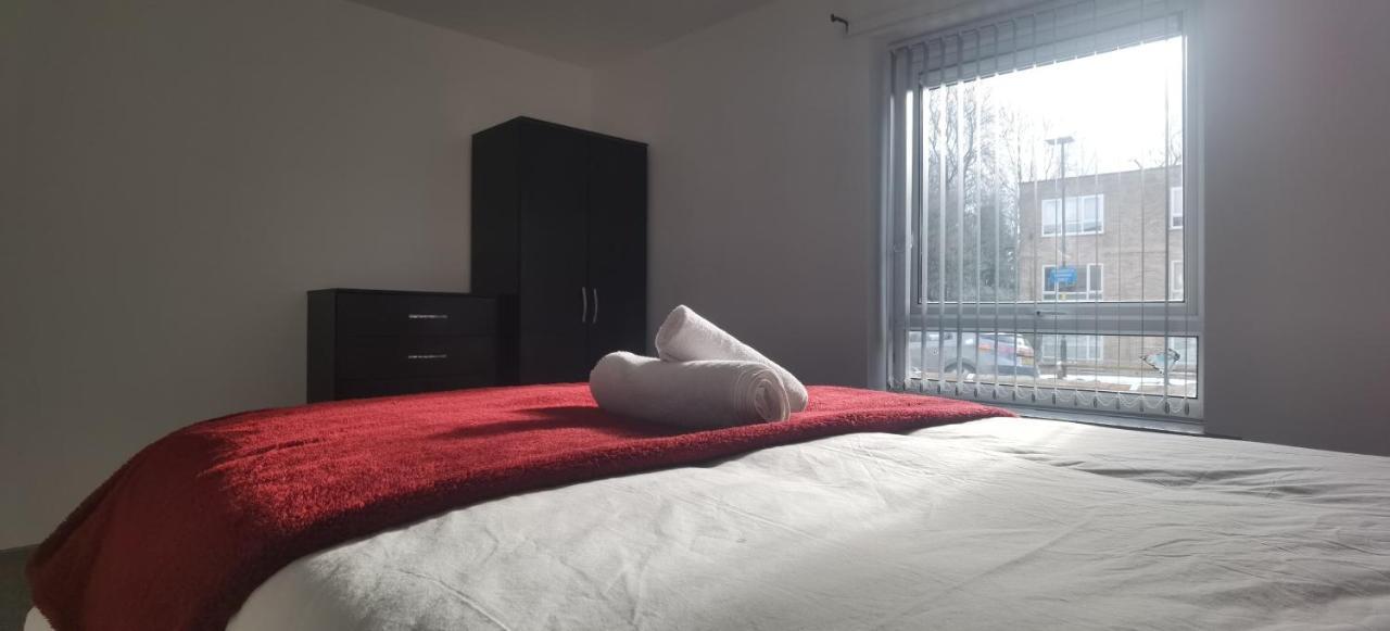 Lovely 3 Bed Apartment Near Qe Hospital Harborne Birmingham New Eksteriør billede